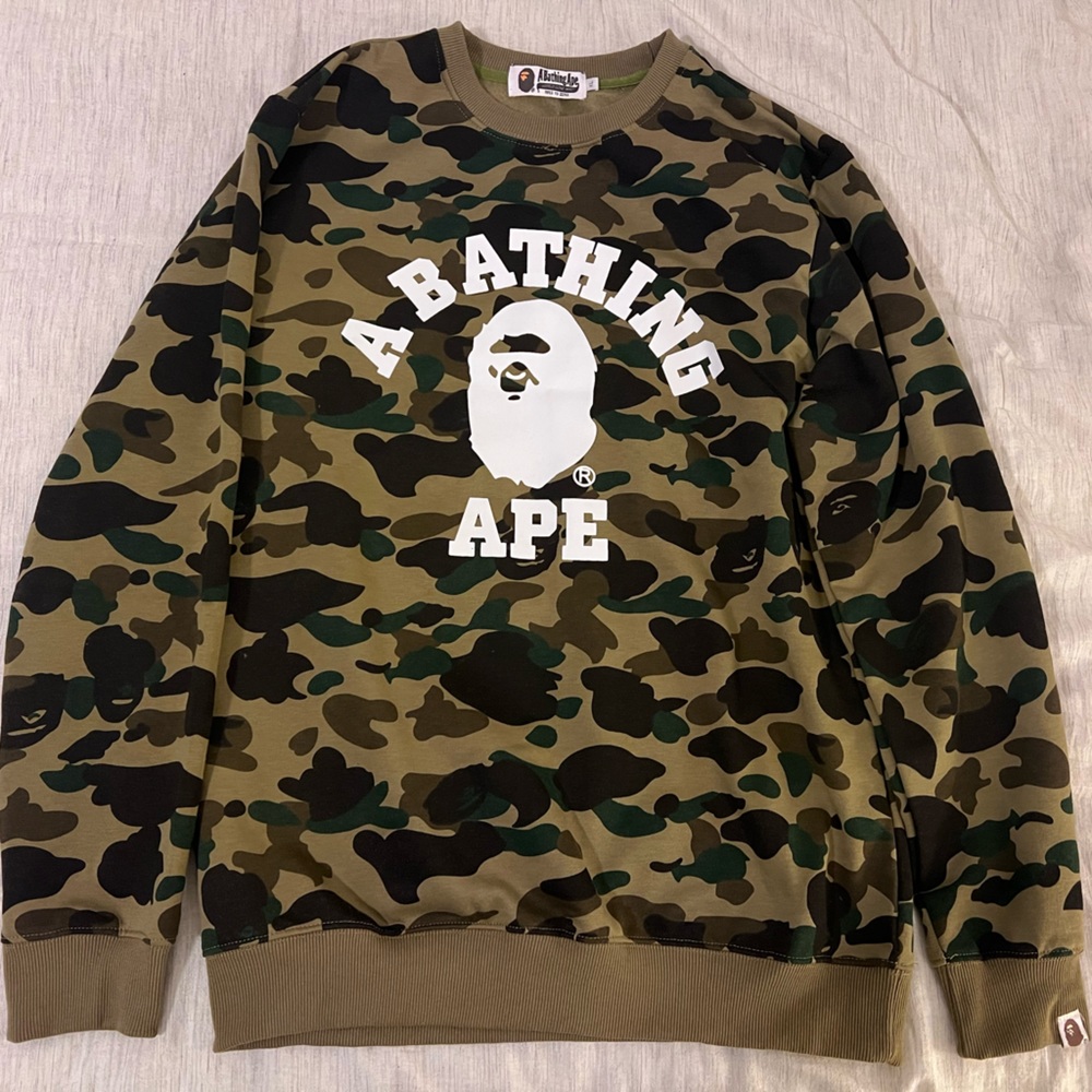 Bathing Ape College Crewneck. In green camo, like new condition